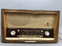 Grundig Majestic Model 5088 Radio