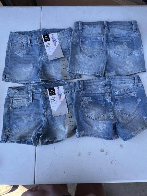 4 Sets of Denim Shorts (4/5)