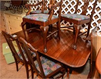 Table & 5 chairs 29" t x 66" w/o leaves x 42"