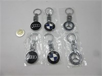 6 porte-clés neufs dont BMW