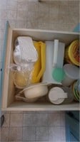 Box Lot misc plastic containers