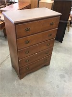 5 drawer chest of drawers. Good painter. 1 drawer