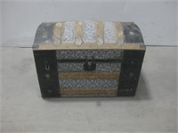 18"x 32"x 22" Vtg Humpback Chest See Info