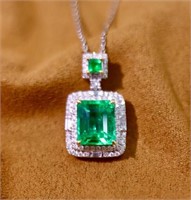 2.2ct Natural Emerald 18Kt Gold Pendant