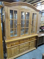 BROYHILL 2 PC SOLID PINE 5DO/5 DR HUTCH