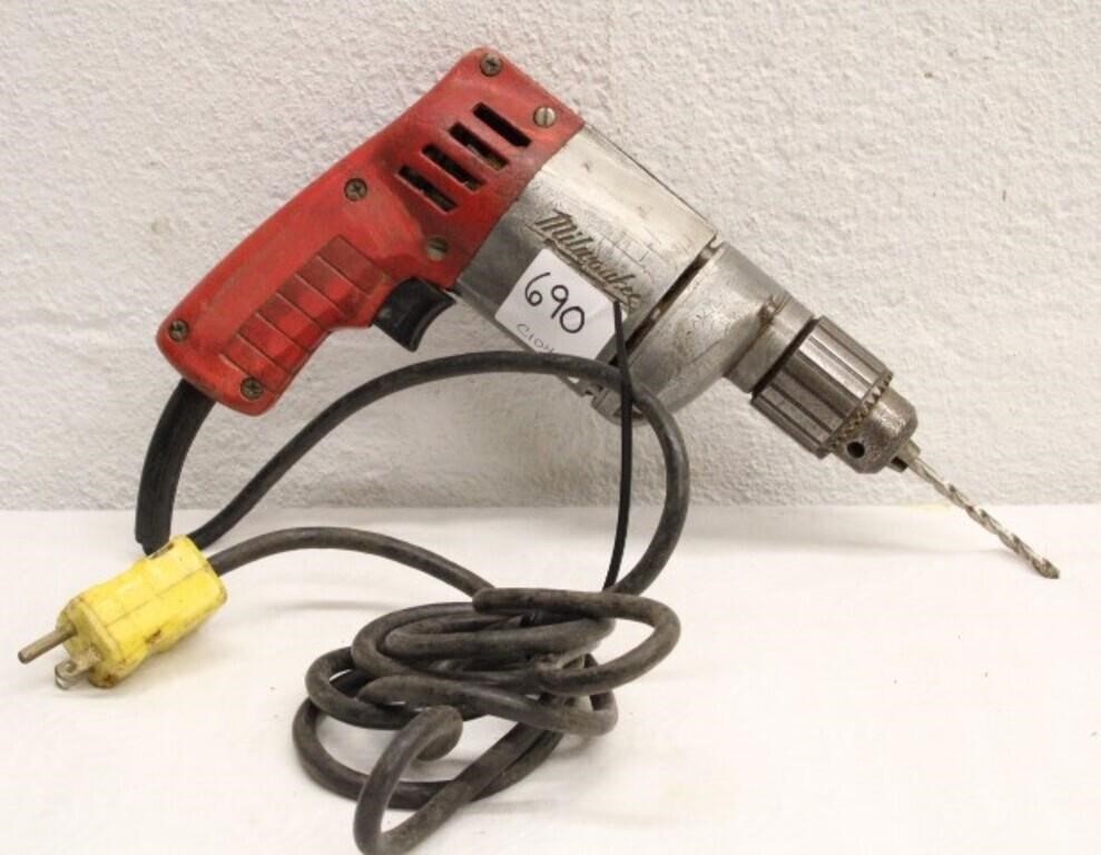 MILWAUKEE POWER DRILL WORKS