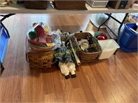 2 Picnic Baskets, Misc.