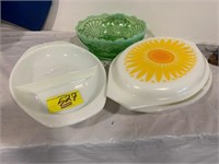 2 PYREX DIVIDED DISHES, SUNFLOWER LID, GREEN