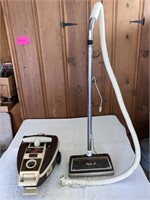 Montgomery Ward Vacuum/Not Tested