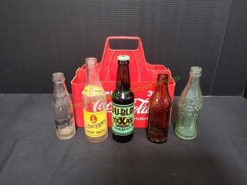 Coca-Cola Plastic 32ox Bottle Crate w/ (5) Bottles