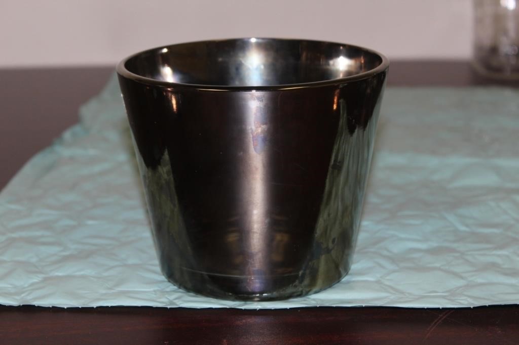 A Luster Glass Ice Bucket