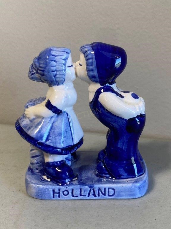 Delft Blue & White Holland Figurine