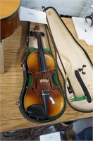old violin, case & bow (needs stringing)