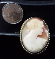 Cameo Pin/Pendant with Pearls