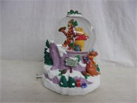 Disney Winnie Pooh Snow Globe