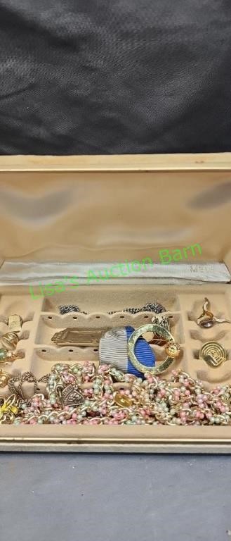 Vintage  jewelry  case with pins ring necklace