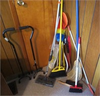 Walkers, house handle tools