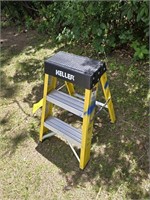 Keller 3' fiberglass step ladder