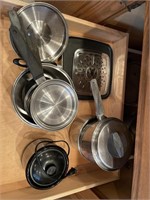 5 Flintware pans