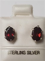 Silver Garnet(2ct) Earrings