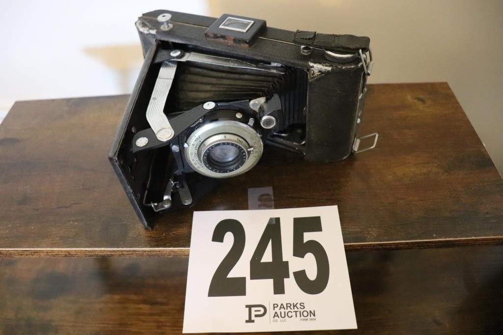 Vintage Kodak Camera(R6U)