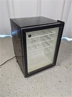 GE Appliances GWRO3AAMB Mini Fridge