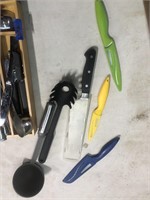 KITCHEN UTENCILS, KNIVES