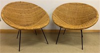 DESIRABLE PAIR OF MID-CENTURY SCOOP CHAIRS