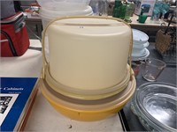 TUPPERWARE CAKE SAVER AND BOWL WITH LID
