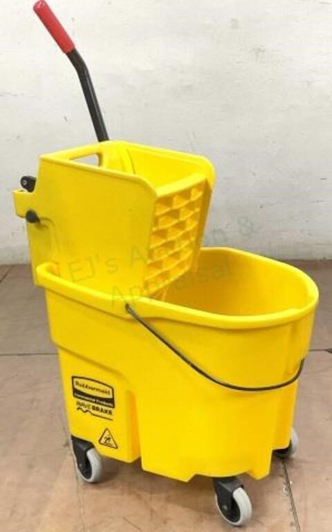 Rolling Rubbermaid Commercial Mop Bucket