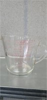 Pyrex 4 cup glass measuring cup