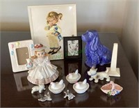 Collection of figurines, hen on nest trinket
