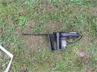 POULAN 1.5HP ELECTRIC CHAINSAW - UNTESTED