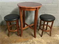 Pub Table W/2 Bar stools, 24in Round