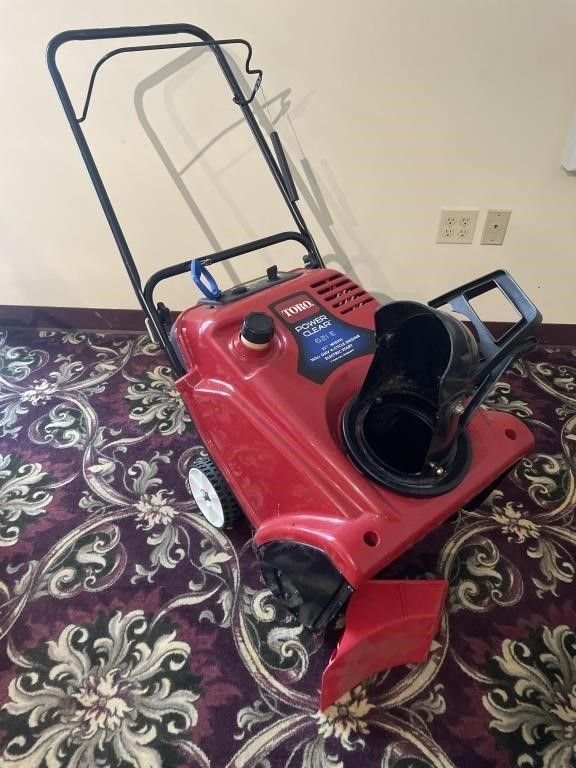 Toro Power Clear 621 E Gas Snow Blower