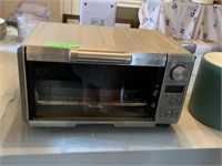 TOASTER OVEN (NEEDS SOME CLEANING)