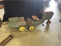 Vintage antique tractor w/ dumpbed