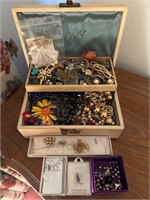 Misc Jewelry & Box Lot