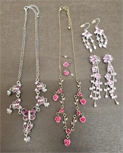 Pretty Metal Rose Necklace & Earring Set,
