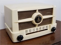 Emerson Model 587 Tube Radio 1950s