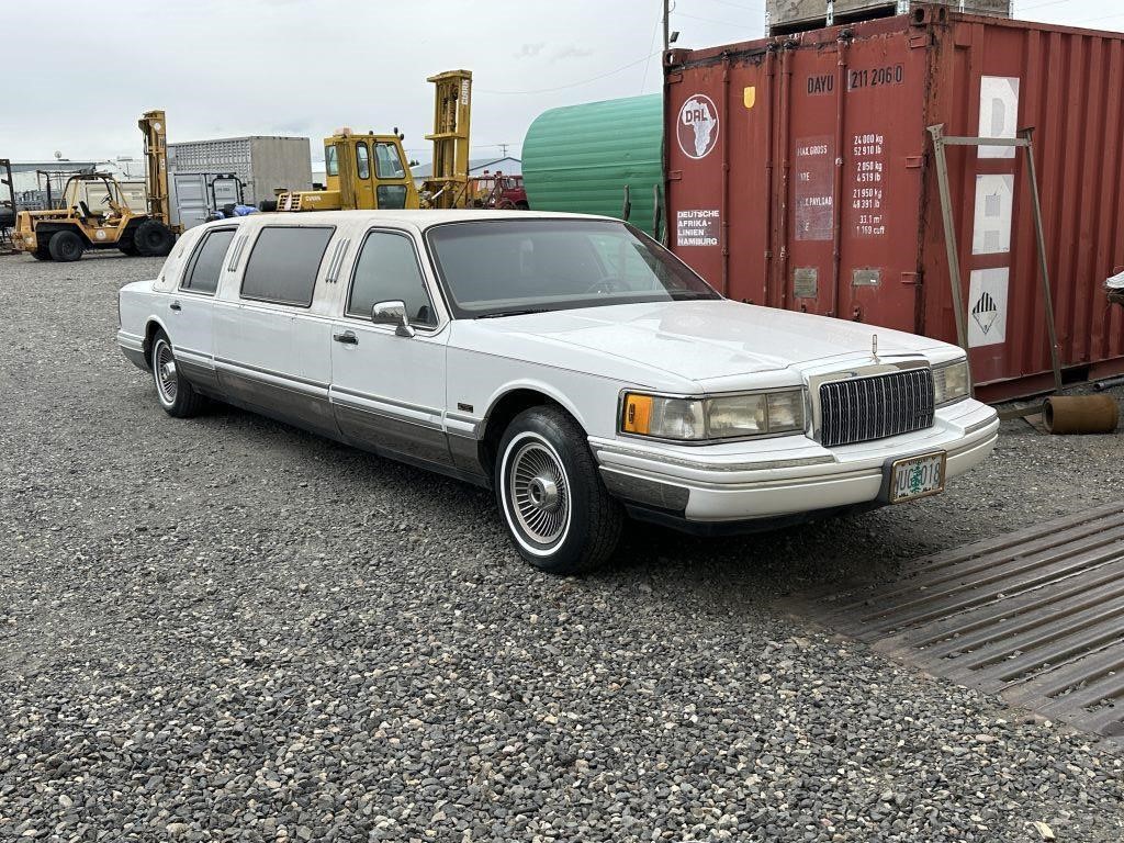 1993 Lincoln town car limo