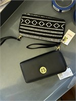 2 wallets 1 black 1 black pattern (white/black)