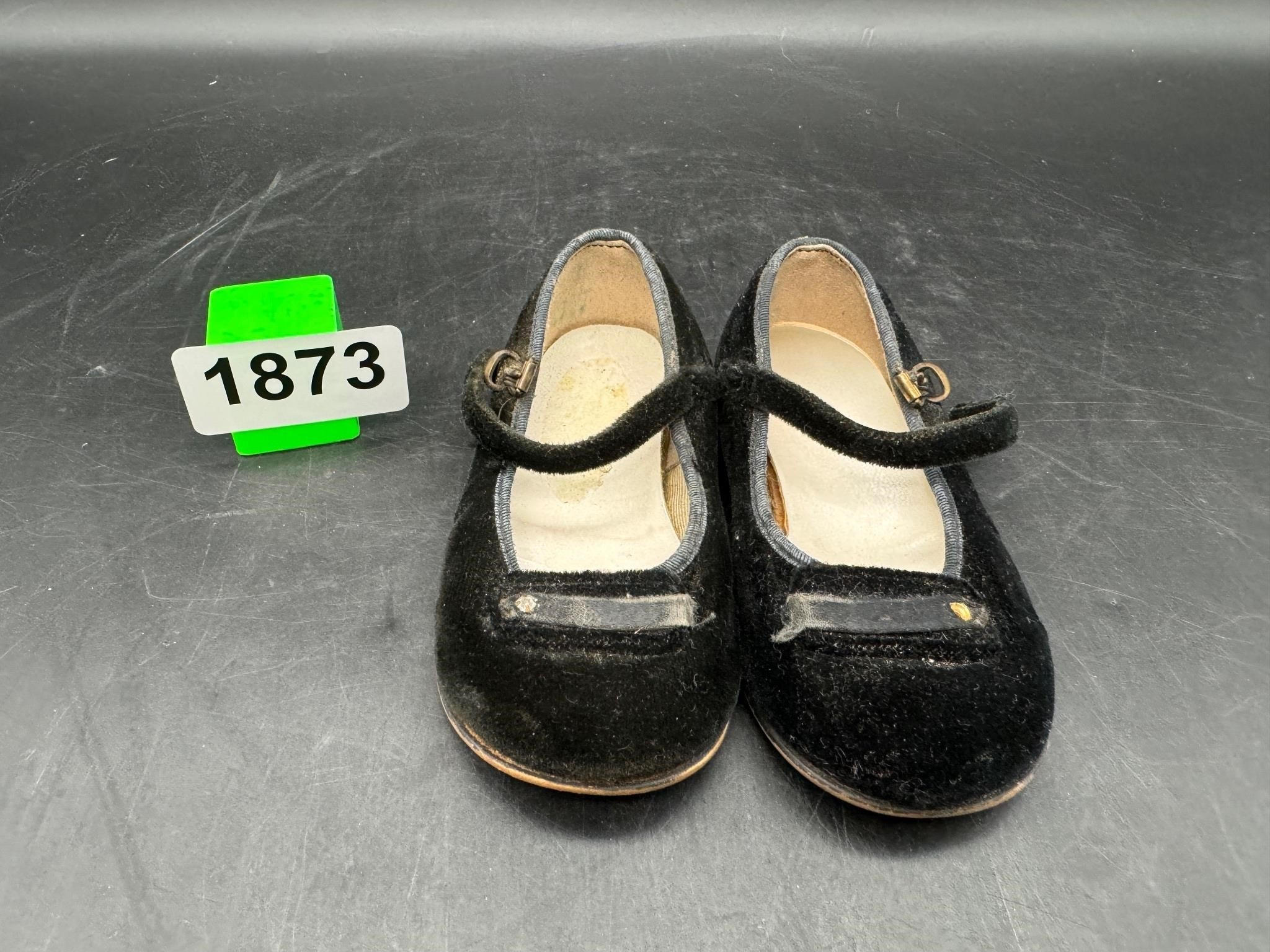 Vintage black velvet baby shoes