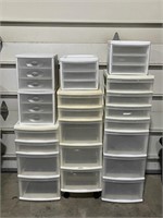 LOT OF WHITE PLASTIC STORAGE CONTAINERS