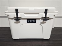 Yeti Tundra 35 Cooler