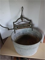 Vintage Galvanized Wash Tub w/Lovell Perfect #200