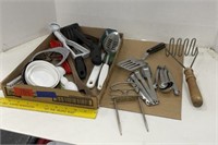 Kitchen Utensils, Measuring Spoons, Apple Slicer