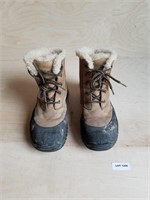 UGG Leather/Fur Winter Snow Boots (Size 7)