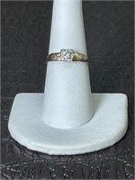 14K GOLD DIAMOND RING