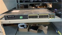 Cisco catalyst 2960 switch note: no plugs
